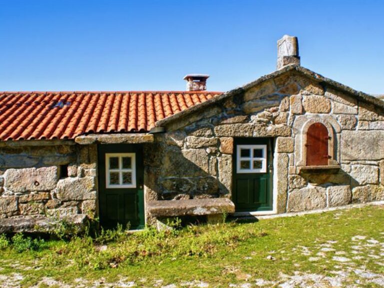 Peneda-Gerês National Park Private Tour - The National Park Peneda-Gerês, is the only national park in Portugal - very rich...